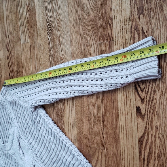 (M) BCBGeneration Cable Knit Cozy Cottagecore Sweater in Light Stone Grey - Picture 6 of 10